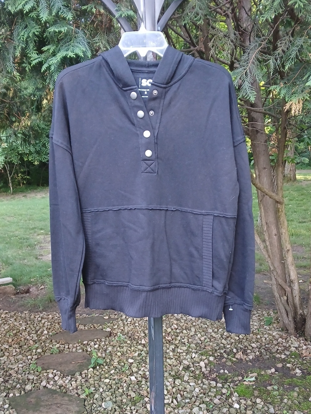 SO THE LOUNGE LIFE TUNIC, Black snap-button hoodie SZ S